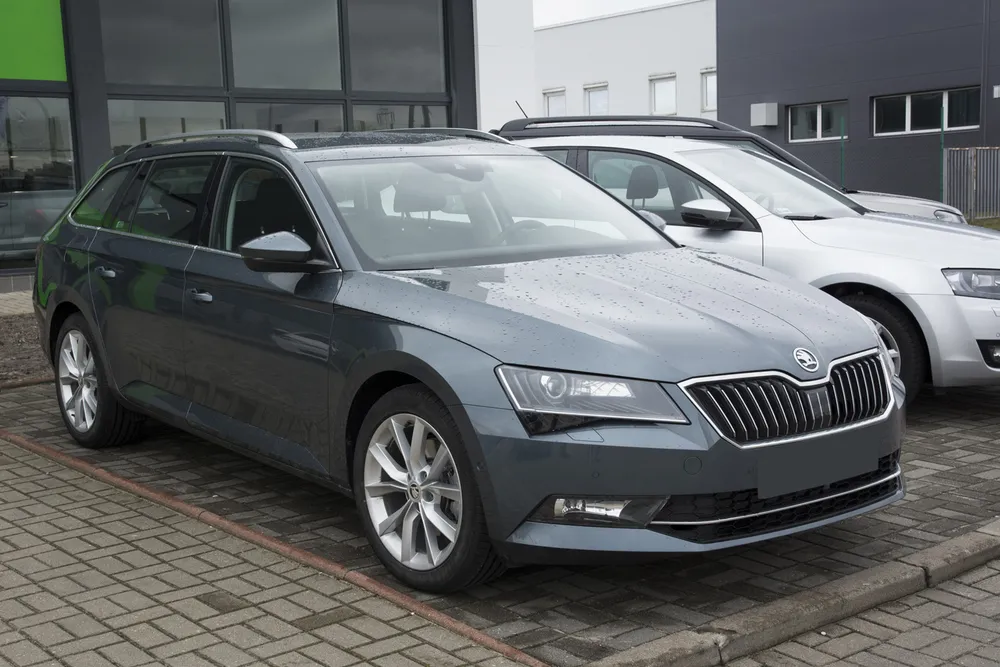 Rear bumper protector SKODA SUPERB III combi 2015-2019, FL2019->2024 / SCOUT III 2019-> (silver satine) AVISA 2/35228