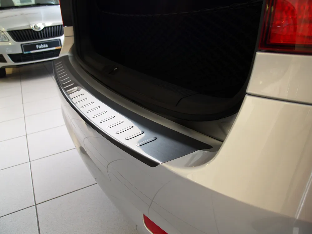 Rear bumper protector SKODA OCTAVIA II combi 2004-2013 (silver satine) AVISA 2/35242