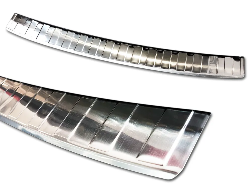 Rear bumper protector FORD FIESTA MK8 5d / 3d / Active/ Vignale / ST 2017-> / FORD FOCUS III hatchback 5D/ ST-Line Fl. 2014-2018 (silver satine) AVISA 2/35409