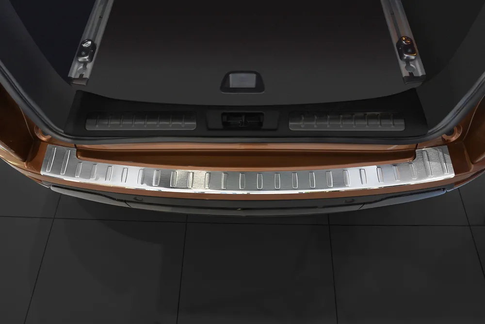 Rear bumper protector RANGE ROVER EVOQUE 5d 2011-2015, FL2015-2018 (silver satine) AVISA 2/35570
