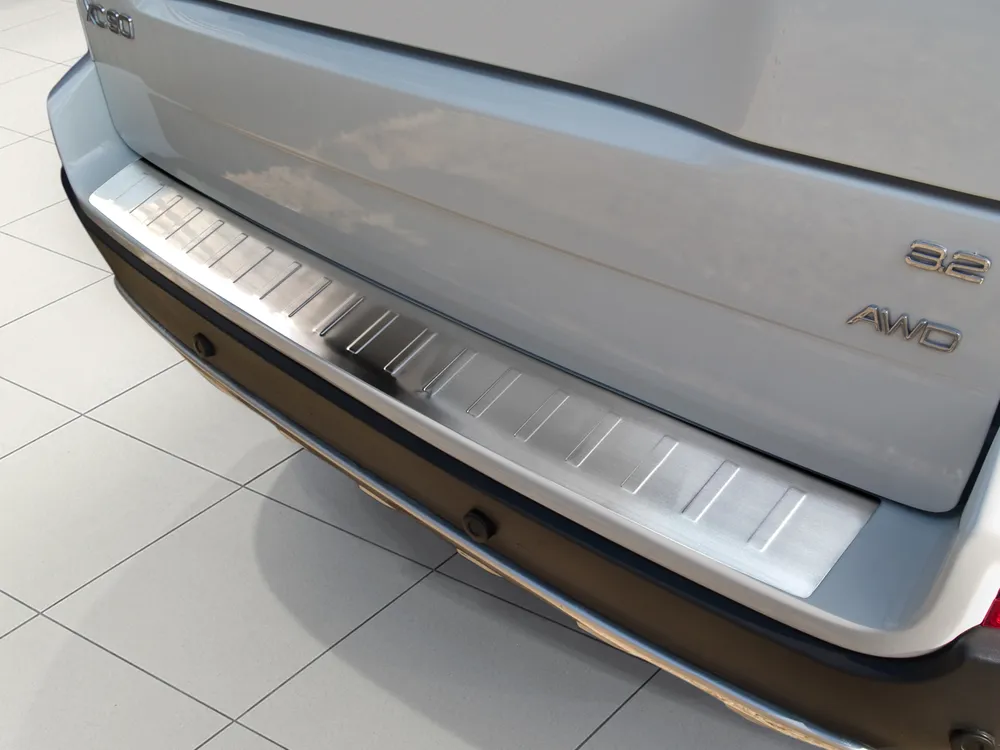 Rear bumper protector VOLVO XC90 2006-2015 (silver satine) AVISA 2/35580