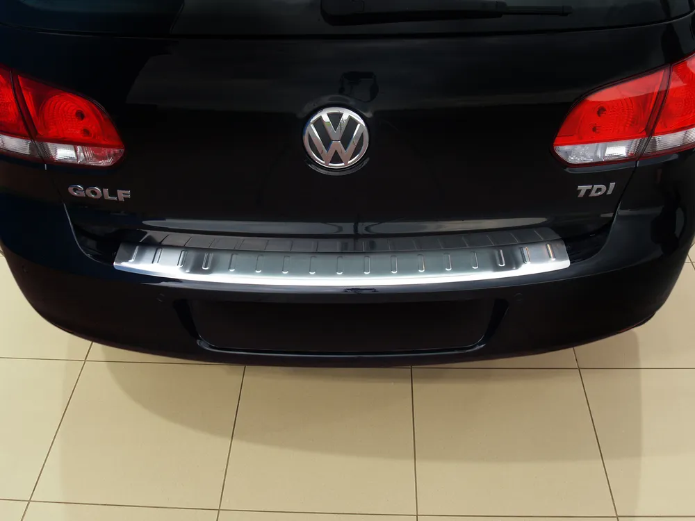 Rear bumper protector VOLKSWAGEN GOLF VI 5d 2008-2012 (silver satine) AVISA 2/35674