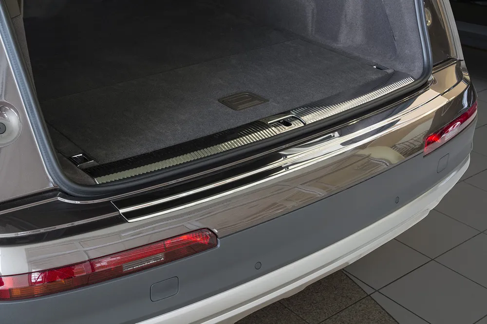 Rear bumper protector AUDI Q7 II / S-line 2015-2019, FL2019-2024 Fl.2024- (silver satine) AVISA 2/35733