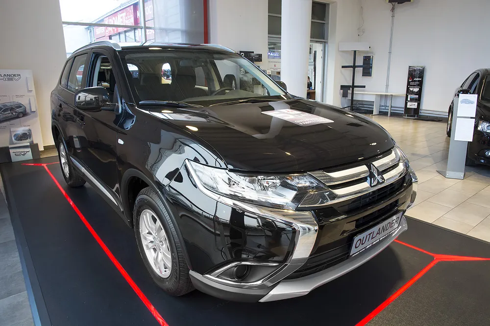 Galinio buferio apsauga MITSUBISHI OUTLANDER III FL2015-2017, FL2017-2022 / MITSUBISHI OUTLANDER III PHEV FL2020-2022 (sidabrinis satinas) AVISA 2/35796