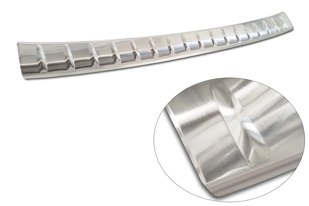 Rear bumper protector BMW 7 VII limousine (G70) M-pakiet 2023-> (silver) AVISA 2/35911