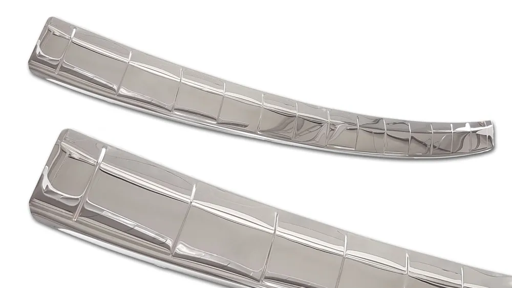 Rear bumper protector SKODA OCTAVIA IV combi Active, Sportline , Ambition , Style, Sportline 2019-2024 FL 2024-> / SKODA OCTAVIA IV combi RS 2020-> (silver mirror) AVISA 2/38040